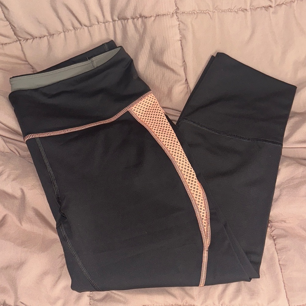 Victoria’s Secret Sport Capri Leggings with Peach Contrast Trim